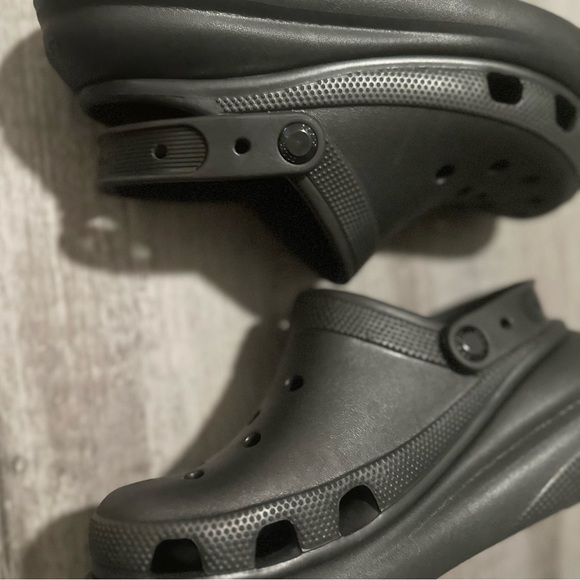 Crocs Black Platform Clogs size 9W/7M like new - Picture 4 of 10